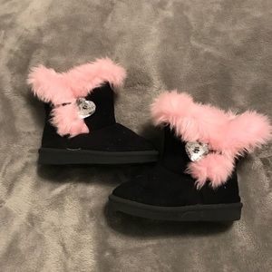 Adorable Little Girls Fur Boots